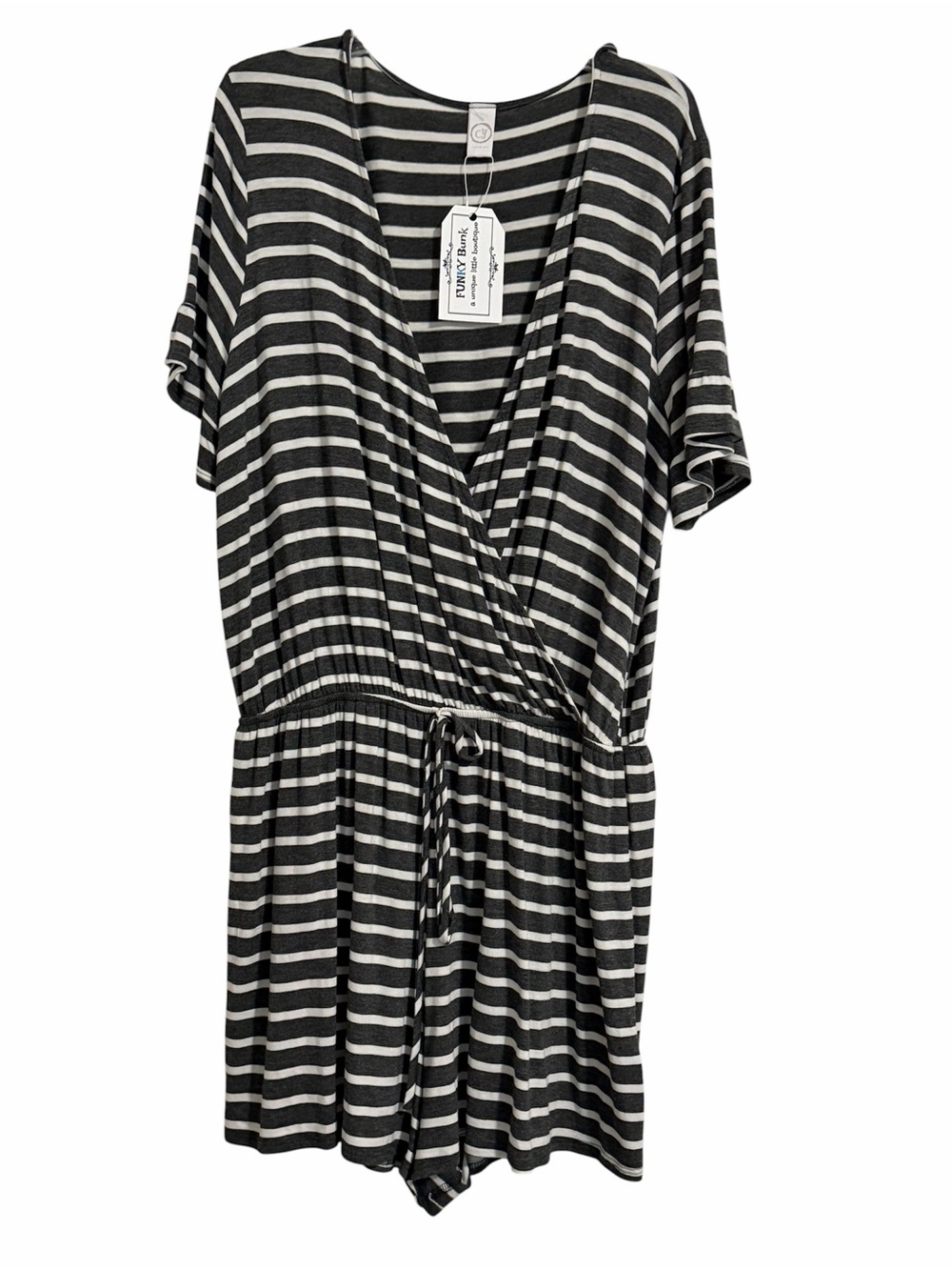 CY Fashion NWT Striped Dark Gray and White V-Neck Short Sleeve Romper Dress - L